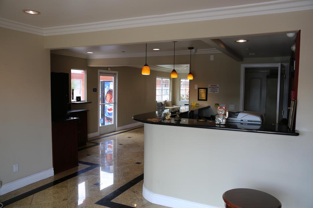 Chateau Inn & Suites Downey Eksteriør billede