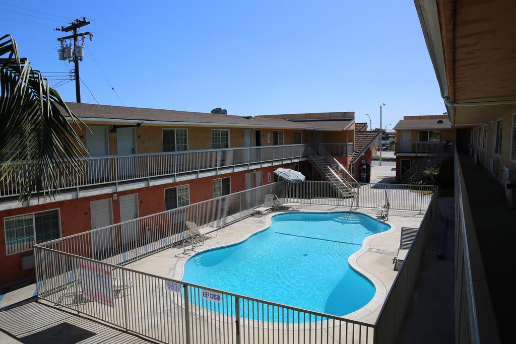 Chateau Inn & Suites Downey Eksteriør billede